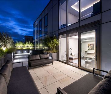 Immaculate three bedroom apartment with West facing roof terrace - Photo 1