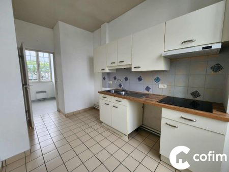Location Appartement 3 pièces 100m² OLORON STE MARIE 64400 - Photo 4