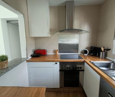 2 Bedroom Apartment For Rent in Estepona, Málaga - Photo 6