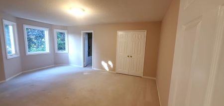 For Lease - 2545 Addingham Crescent, Oakville, Ontario - Photo 3