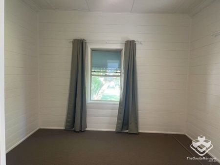 Renovated 3 Bedroom Home - Photo 2