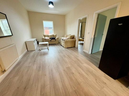 2 bedroom flat to rent - Photo 1