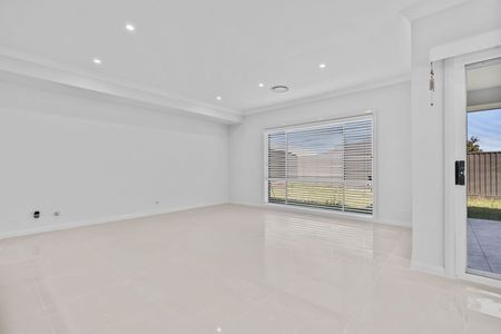 Stunning large family home - Photo 2