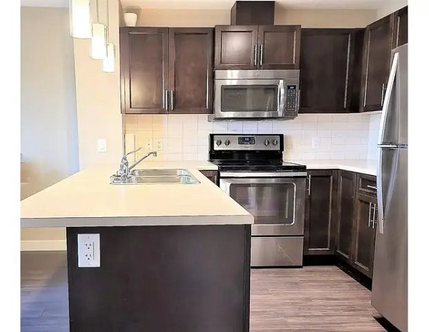 Modern 1 Bedroom Condo + Spacious Den | 3670 139 Avenue Northwest, Edmonton - Photo 1