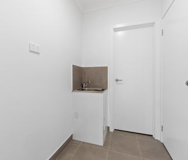 40 Deanside Drive, Deanside VIC 3336 - Photo 6