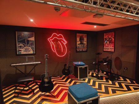 Neo Apartment - Photo 3