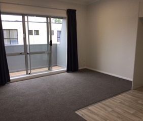 Freshly Renovated One Bedroom Flat in Central Avenues Location - Av... - Photo 3
