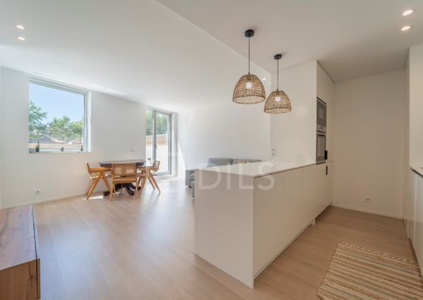 Apartamento T1 com terraço e lugar de estacionamento em Matosinhos