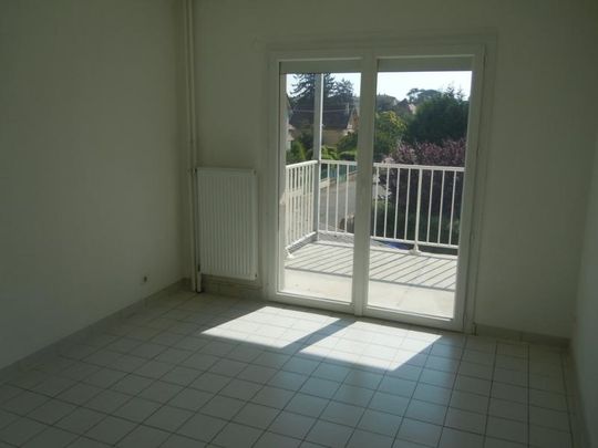 Location Appartement 4 pièces 75m² MACON 71000 - Photo 1