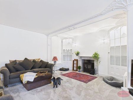 3 bedroom apartment to rent - Photo 2