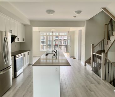 For Lease - 594 Murrell Boulevard, East Gwillimbury, Ontario - Photo 6