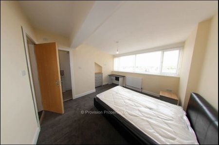 6 Bedroom Student Lets in Leeds - Photo 5