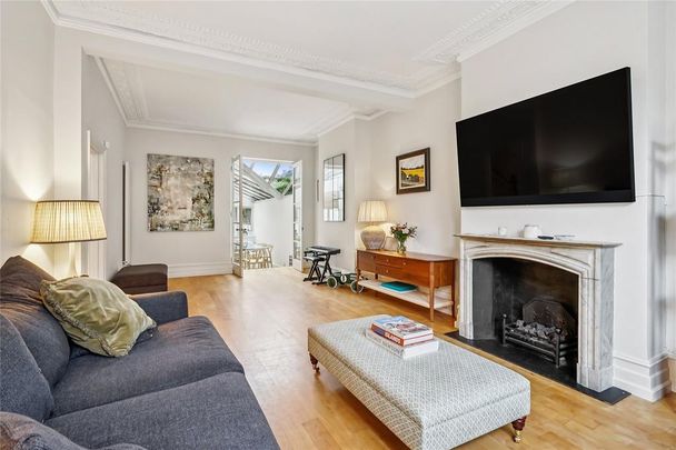 5 bedroom terraced house to rent - Photo 1