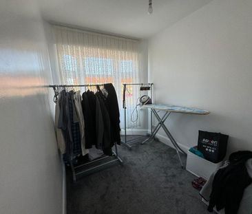 3 bedroom end of terrace house to rent - Photo 4