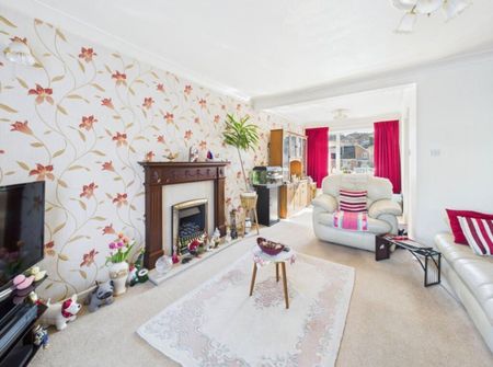 3 Bed Detached House, Southcliffe Road, NG4 - Photo 2