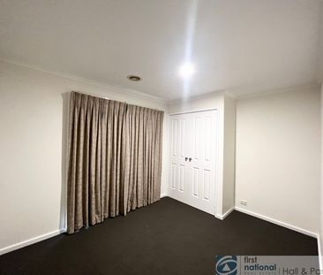 11 Calrossie Close, Endeavour Hills - Photo 2