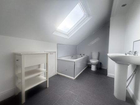 Lister Avenue, Bradford - Photo 2