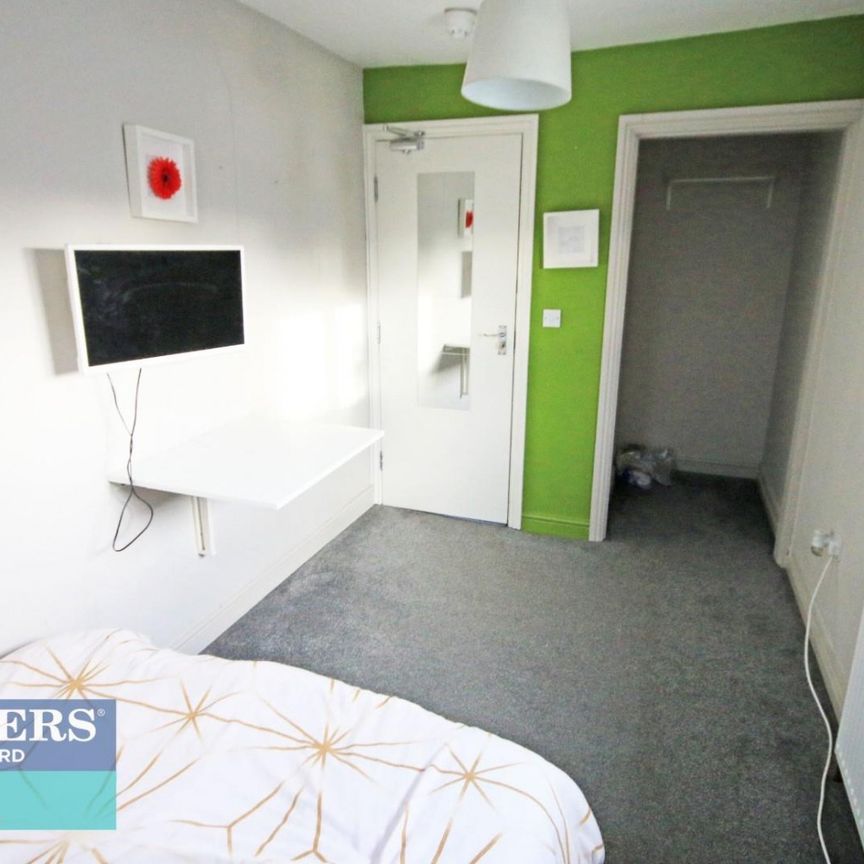 1 bedroom Flat To Let - Photo 1