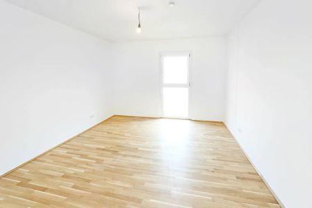 gekühlte Eckwohnung mit Charme und perfektem Grundriss: ruhige, große 2-Zimmer-Wohnung mit Loggia - Photo 2