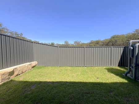 Brand New 3 Bedroom Family Home! - Photo 2