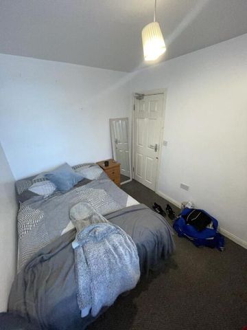 111 Dunluce Avenue, Belfast, BT9 7AX - Photo 4