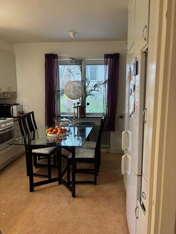 Anna Högmans väg, Sköndal - Photo 2