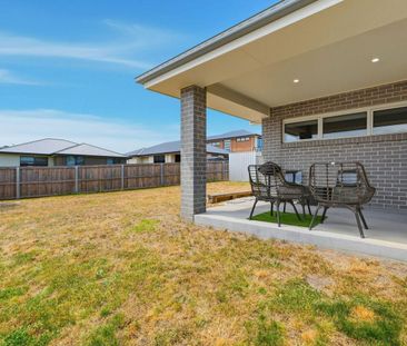 Spacious & Comfortable Living in the Heart of Austins Ferry - Photo 6