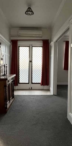 Charming 3-Bedroom Family Home for Rent in Wallaceville, Wellington - Photo 1