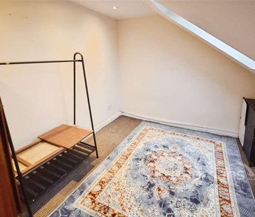 Cippenham Lane, Slough, Berkshire, SL1 - Photo 5