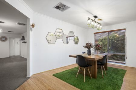 Stunning four bedroom home in quiet location - Photo 2