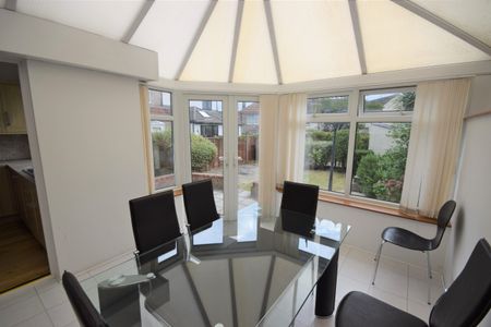 7 Bed Student Property - close to UWE - Photo 2