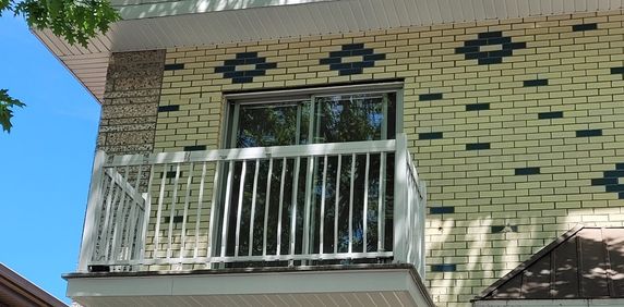 4.5 Haut Triplex Tranquille Près Sauvé - Photo 2