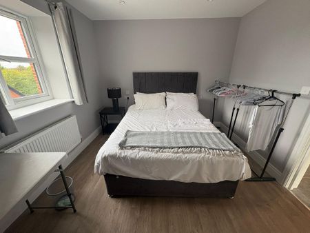 2 bedroom flat to rent - Photo 2