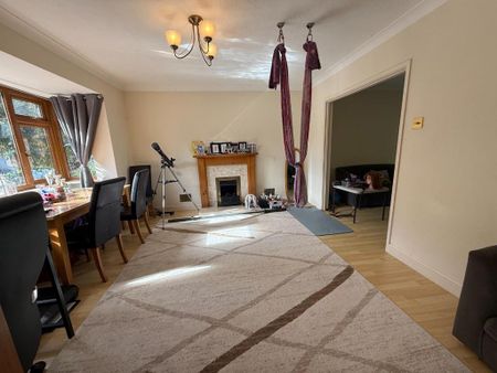 4 bedroom detached house to rent - Photo 3