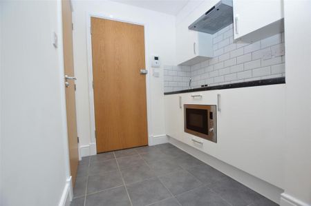 1 bedroom flat to rent - Photo 4