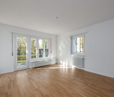 Idyllische Wohnung mit grossem Gartensitzplatz - Photo 1
