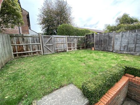 3 Bedroom House - Appledown Close, Alresford - Photo 5