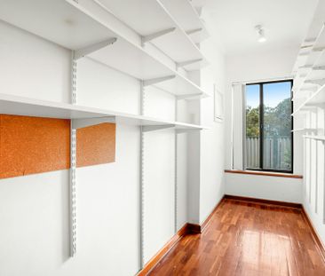 Relaxed Mandurah Living with Great Entertaining Space - Photo 4