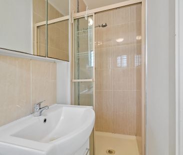 Generous Large Furnished Room with Own Private Bathroom | Rent incl... - Photo 5