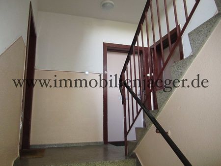 Alt Garstedt - Beim Alten Rathaus - gepflege Dachwohnung mit Küchenzeile, Laminat, Duschbad, 3.OG - Foto 2