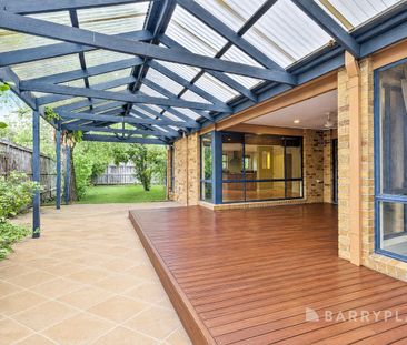 Spacious Family Living, Comfort and Entertaining in a Sought-After ... - Photo 5