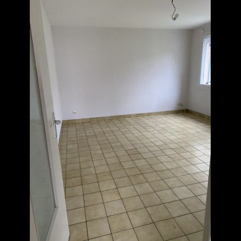 Location Maison 3 pièces 61 m² Villegouin - Photo 1