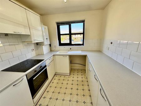 2 bedroom semi-detached bungalow to rent - Photo 4