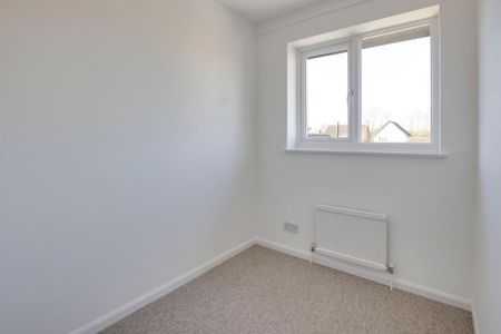 4 bedroom terraced house to rent - Photo 3