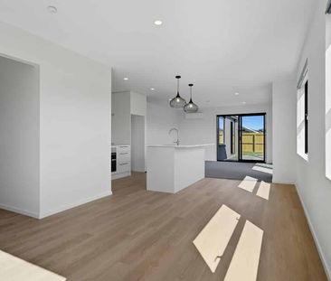 4 Bedrooms in Belfast, Spring Grove $720 - Photo 2