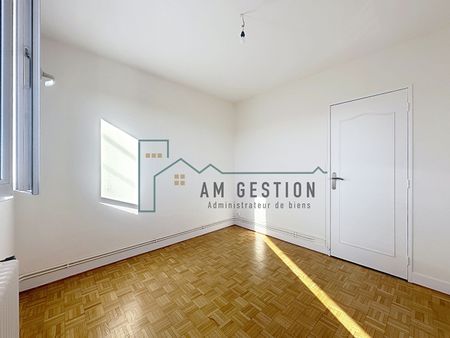 Location Appartement 4 pièces 69m² - Photo 2