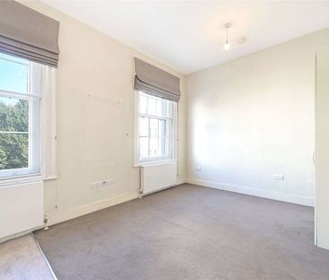 Brilliant studio room with shared bathroom facilities in the heart ... - Photo 4