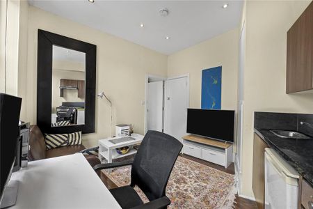 1 bedroom flat to rent - Photo 2