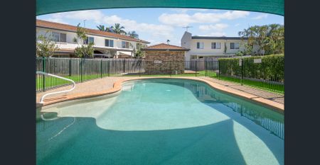 Family home in a excellent location - Photo 3