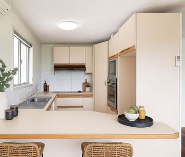 Highset Family Home in Prime Bulimba Location with Northshore Views - Photo 1